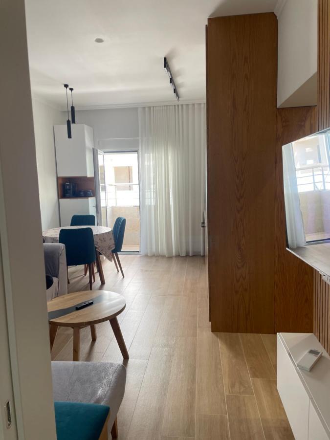 City Center Apartment Kafe Flora ティラナ エクステリア 写真