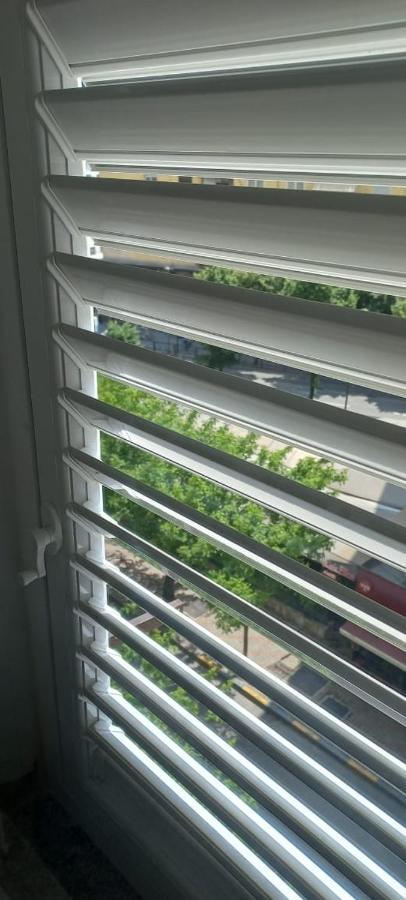 City Center Apartment Kafe Flora ティラナ エクステリア 写真